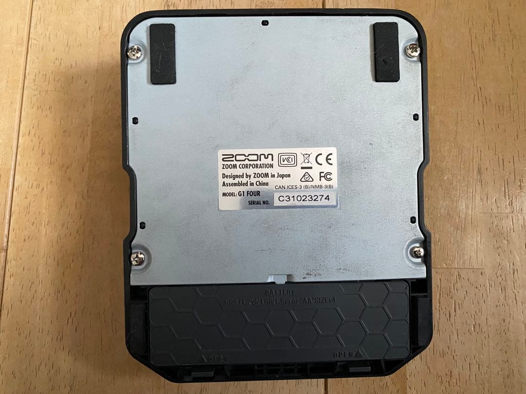 ZOOM G1 FOUR マルチエフェクトプロセッサー