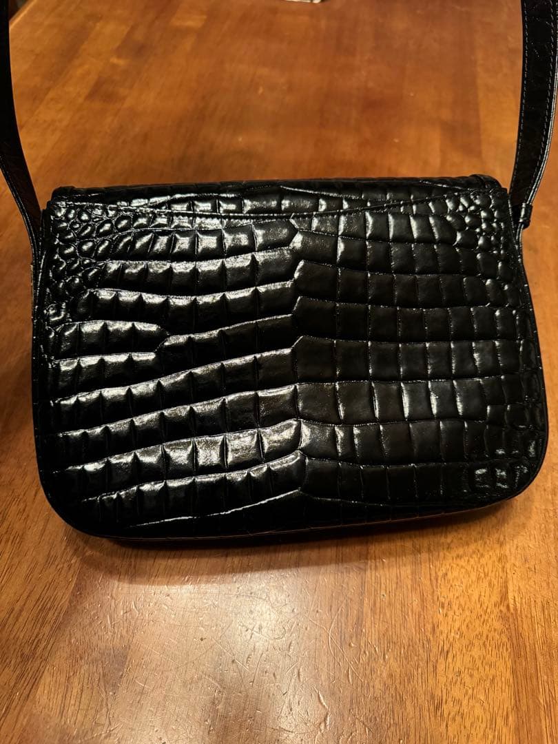 Celineオールドセリーヌ エナメル 型押し ショルダバッグ 黒