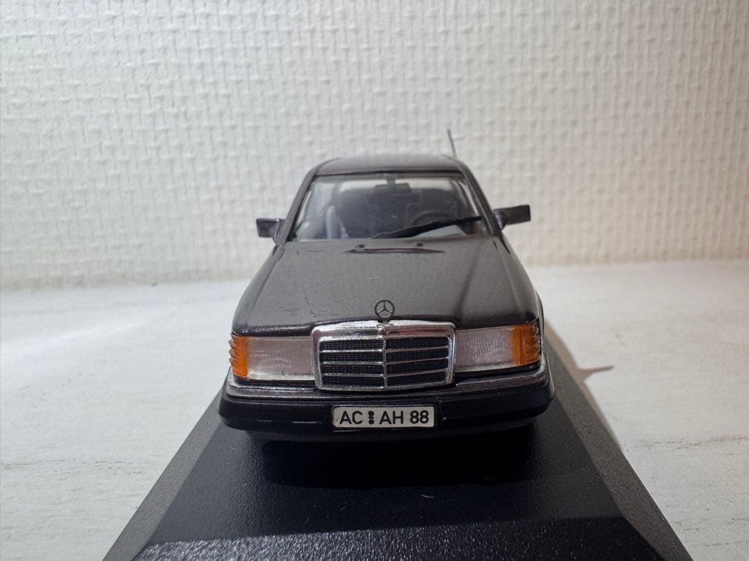 ミニカー MINICHAMPS Mercedes 400 E V8 1992