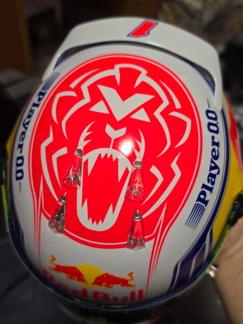 本日限定値下げ フェルスタッペン 1/2 ヘルメット 2023 シューベルト製