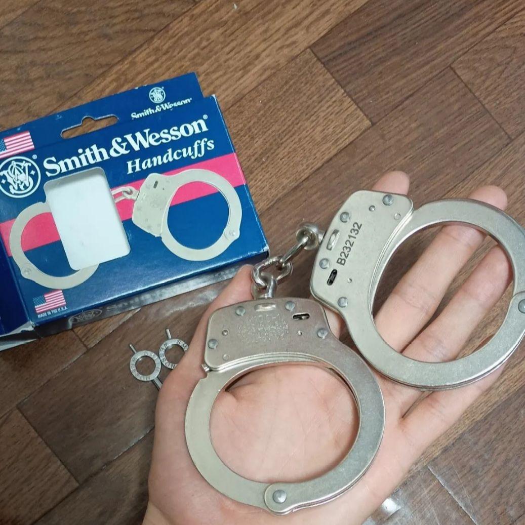 S&W M100-1 手錠 ハンドカフ 警察 実物！S&W M100-1 手錠 ハンドカフ