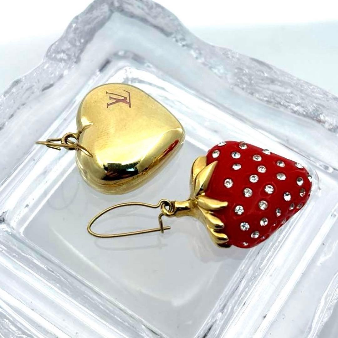 ルイヴィトンピアスイチゴ＆ハートブークルドレイユ、フレーズ