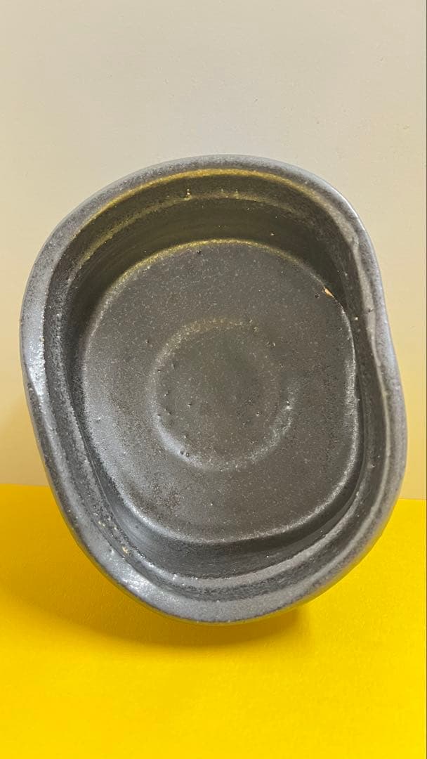 瀬戸黒沓織部茶碗桐箱入 作者不詳 値下げしました。 - メルカリ