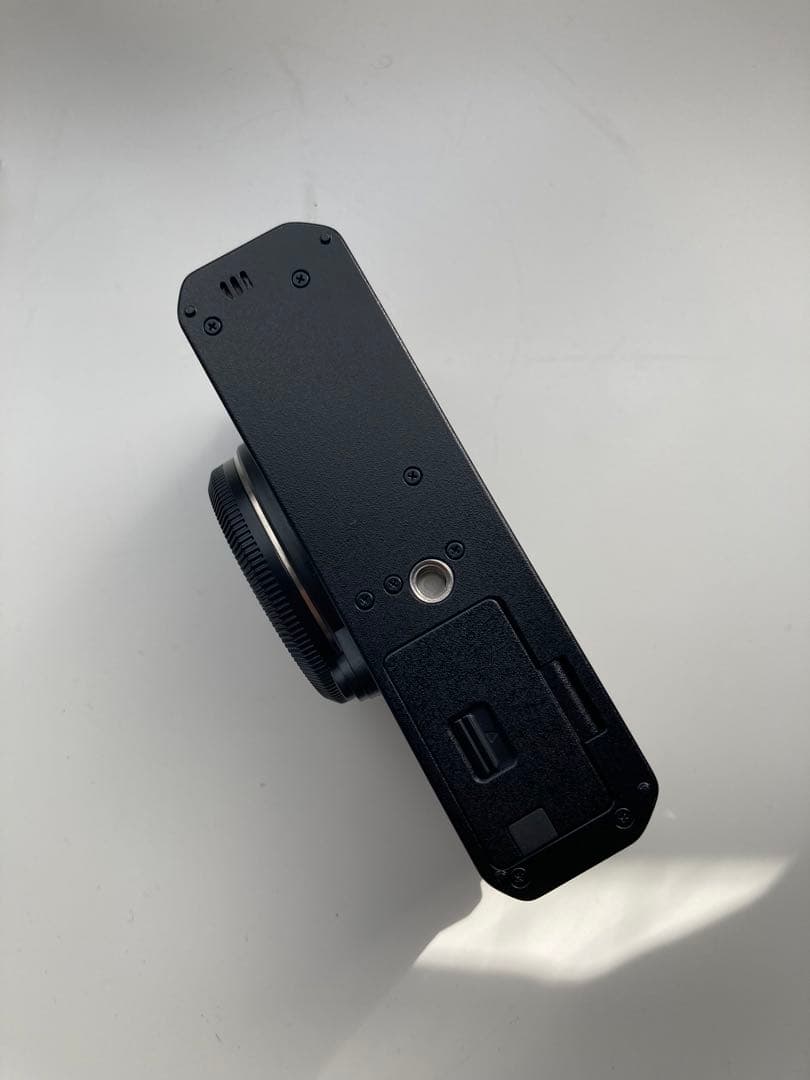 FUJIFILM X-E4 フジフィルム 超美品 カメラ 充電器、SDカード付き