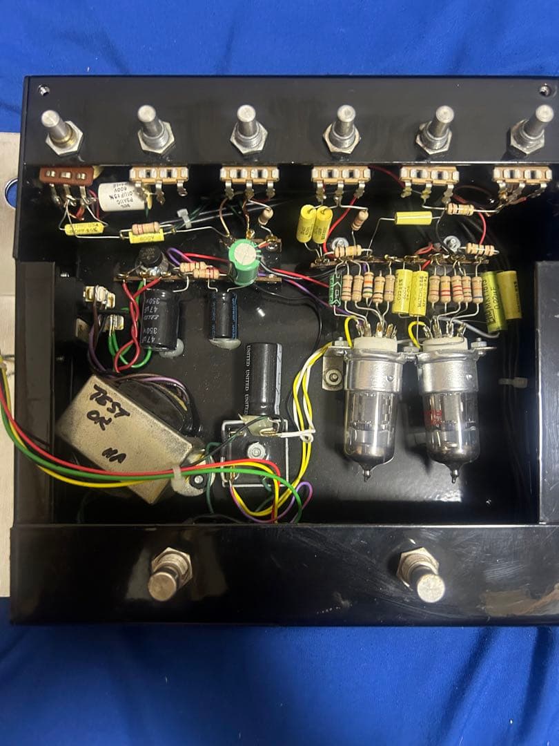 Bad Cat 2-Tone ギタープリアンプ