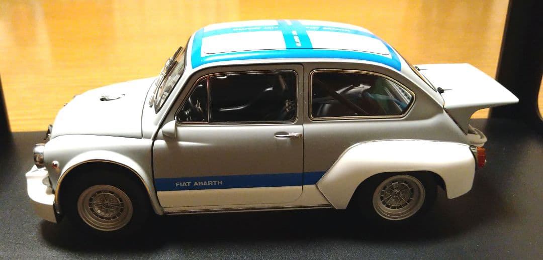 オートアート 1/18 フィアット アバルト 1000 TCR マットグレイ