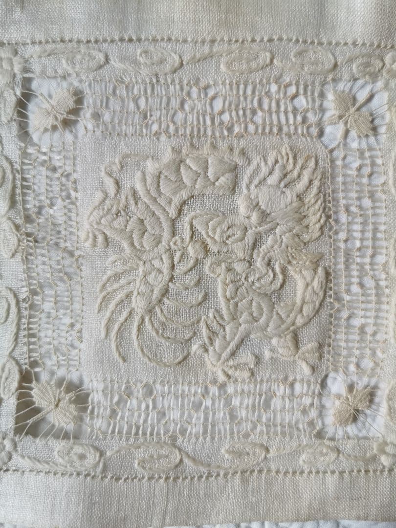 アンティーク 龍のエンブロイダリー 蝶のドローンワークレース