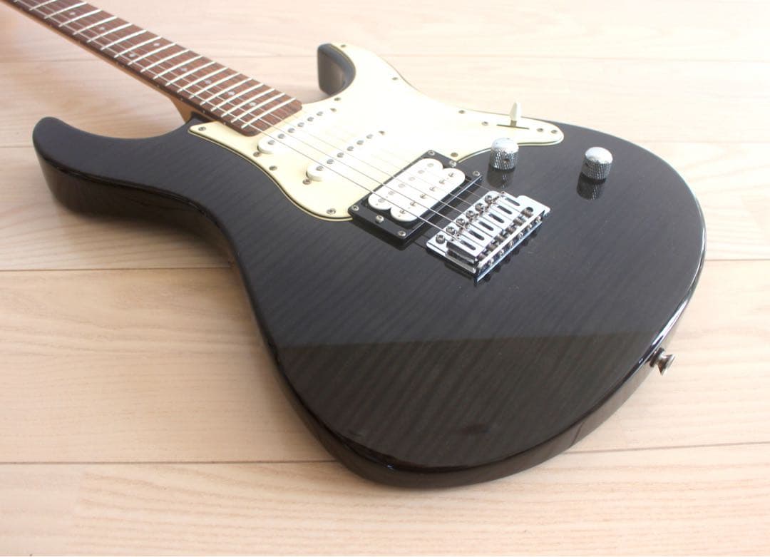 ［ぼっち・ざ・ろっく!］ヤマハ Pacifica PAC212VFM パシフィカ