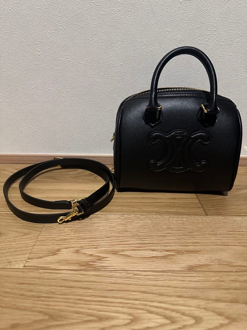 CELINE ブラック　ショルダーバッグ　トリオンフ