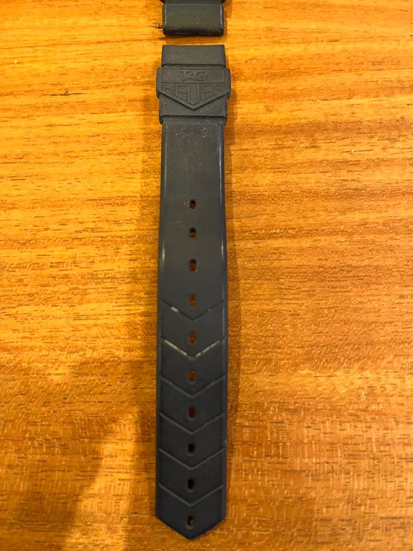 タグホイヤのフォーミュラ1 純正ベルト18mm メンズ用　ブルー