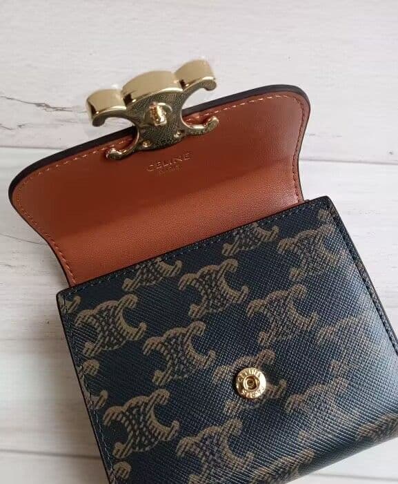 san☀️ ブラウン 三つ折り財布