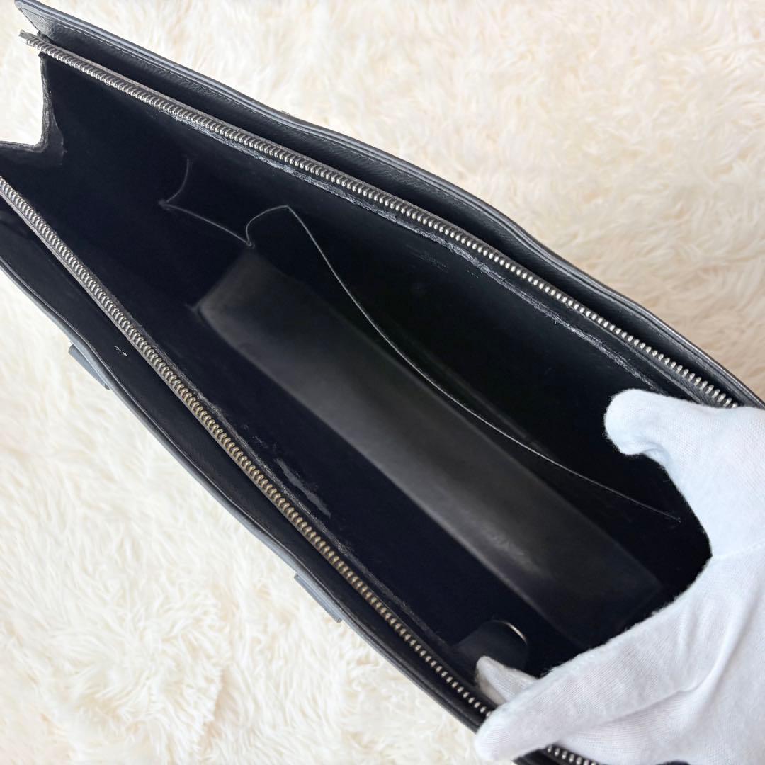 ルイ・ヴィトン タイガ ポルトドキュマンロザン ビジネスバッグ 人気 高級