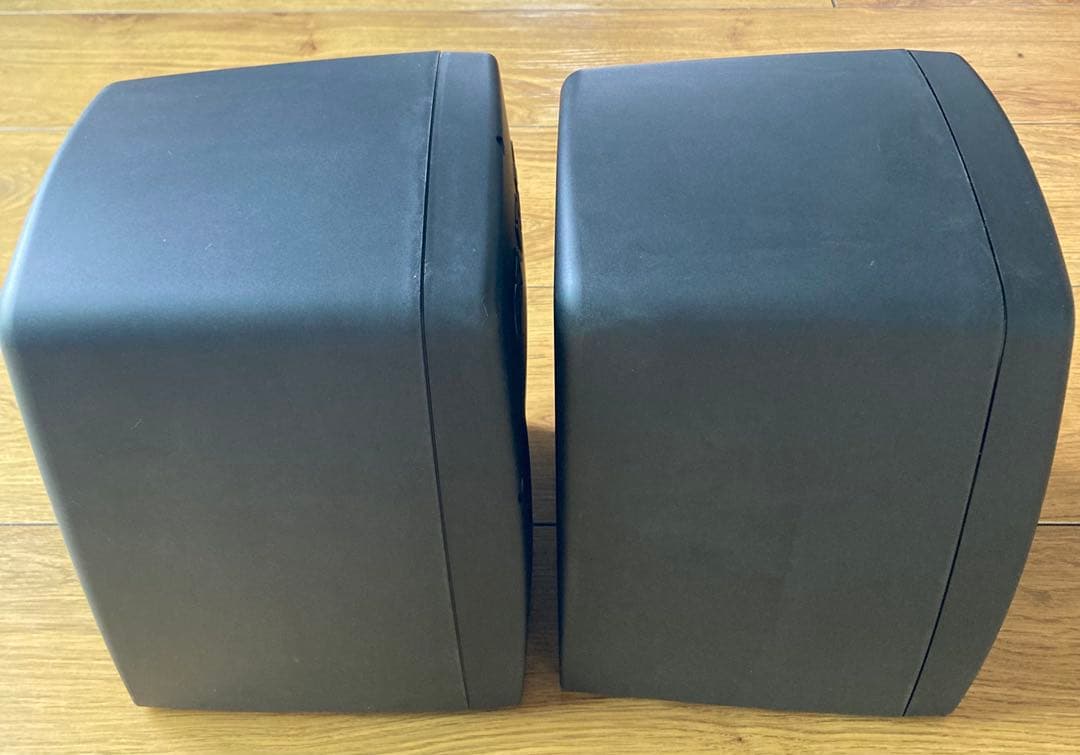 GENELEC M030 ペア モニタースピーカー (アンプ内蔵)