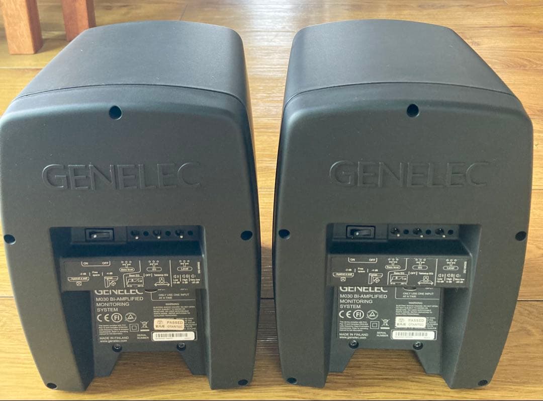 GENELEC M030 ペア モニタースピーカー (アンプ内蔵)