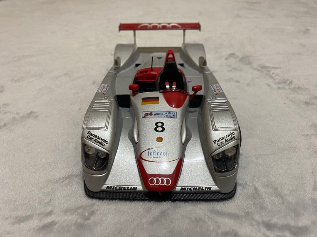 ミニカー Maisto Audi R8 Le Mans-Sieger 2000
