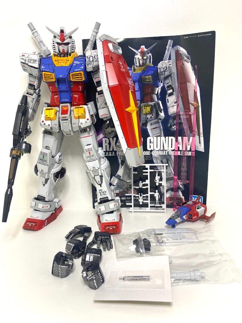 PG UNLEASHED 1/60 ガンダム ガンプラ　光沢　全塗装　完成品