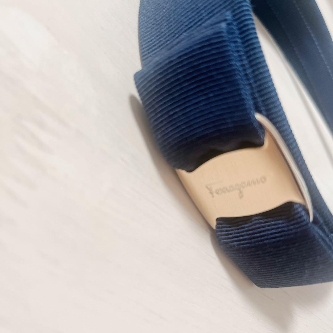 【新品】Ferragamo フェラガモ　カチューシャ　ネイビー