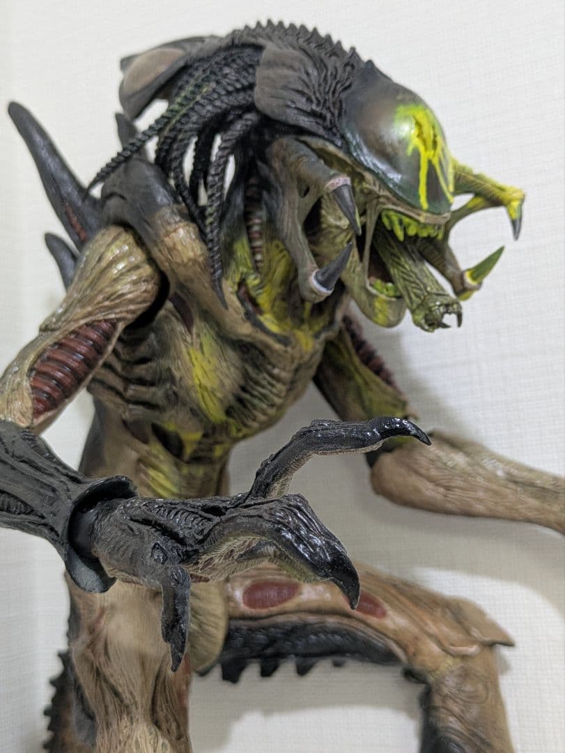 ホットトイズ　ムービー・マスターピース　プレデリアン（ダメージ版）