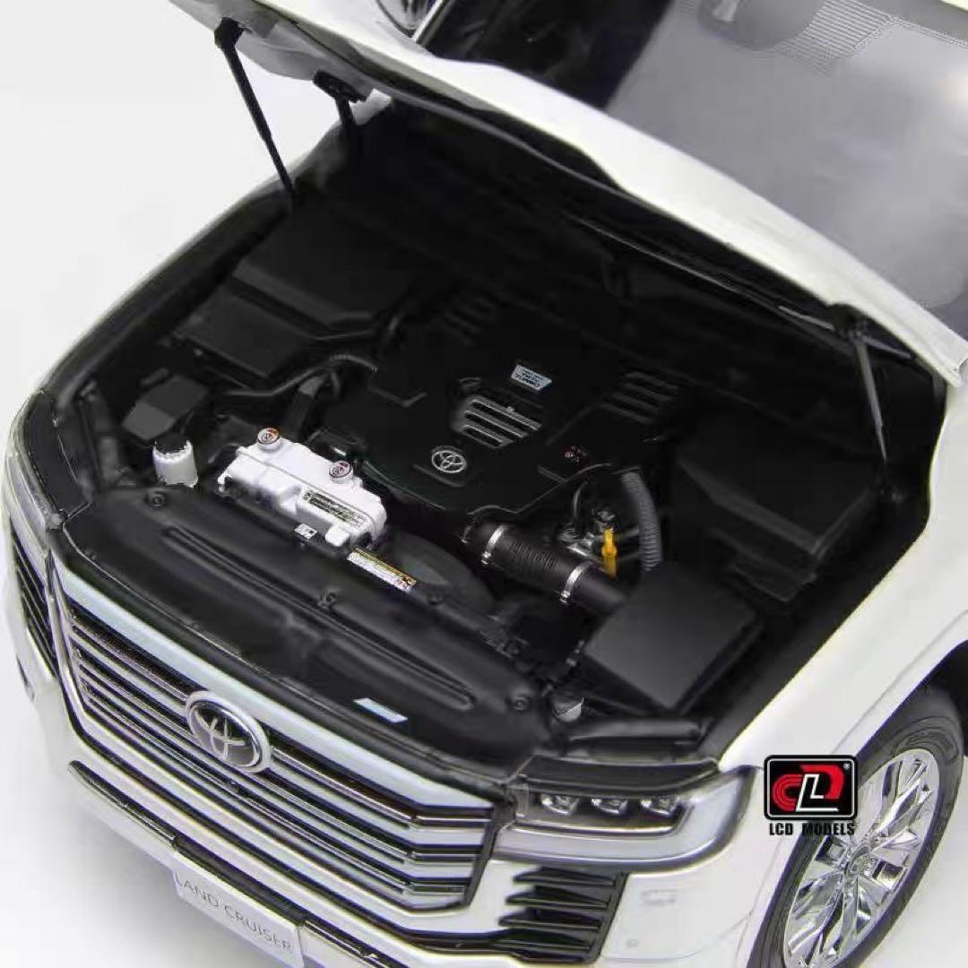 新発売 LCD 1/18 トヨタ ランドクルーザー 全開閉 ミニカー ホワイト