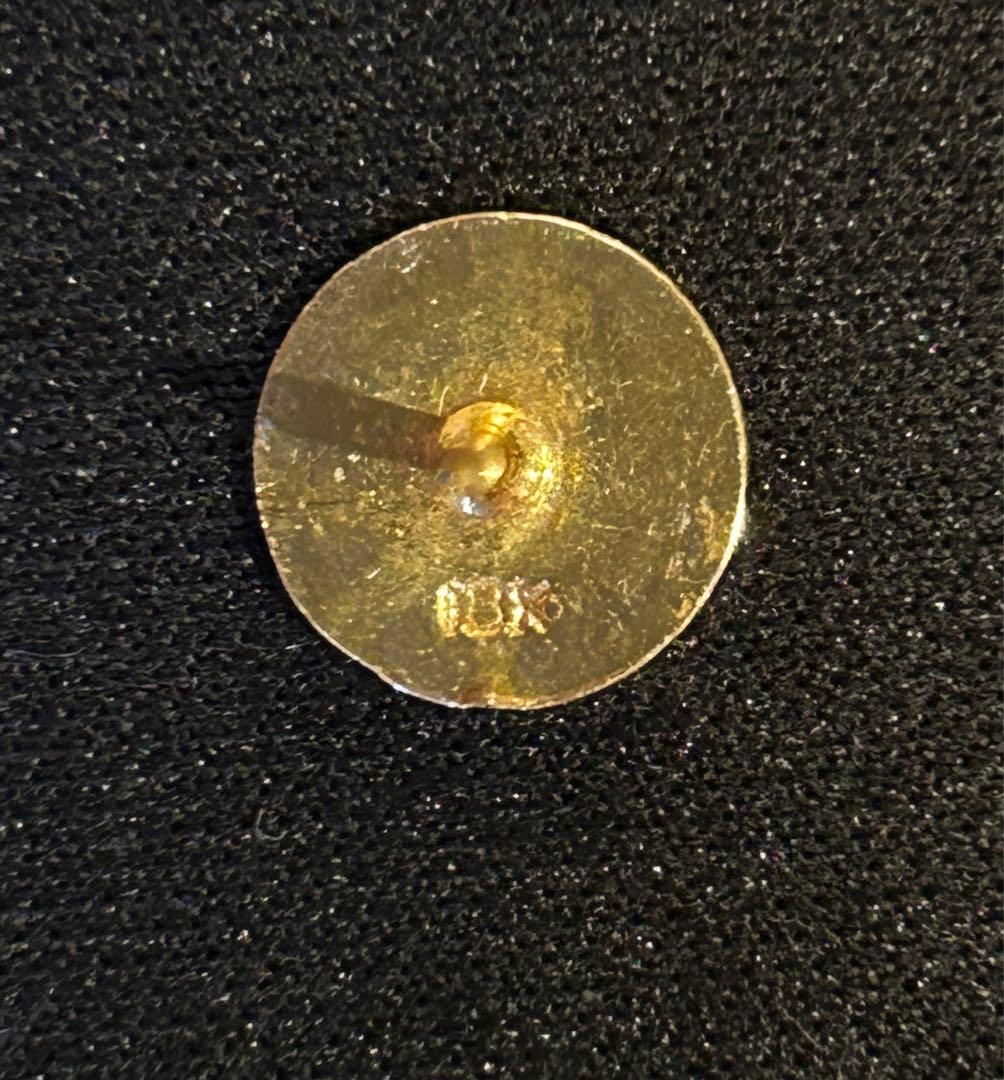 【遺品整理】18K と書かれたラペルピン
