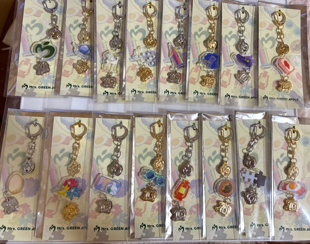 ミセス ランダムチャームキーホルダー コンプリートセット 16種類