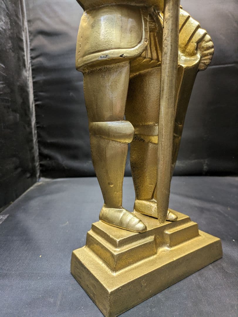 ☆b184、中世ヨーロッパ 西洋 騎士 ナイト 金属製 壁掛け オブジェ