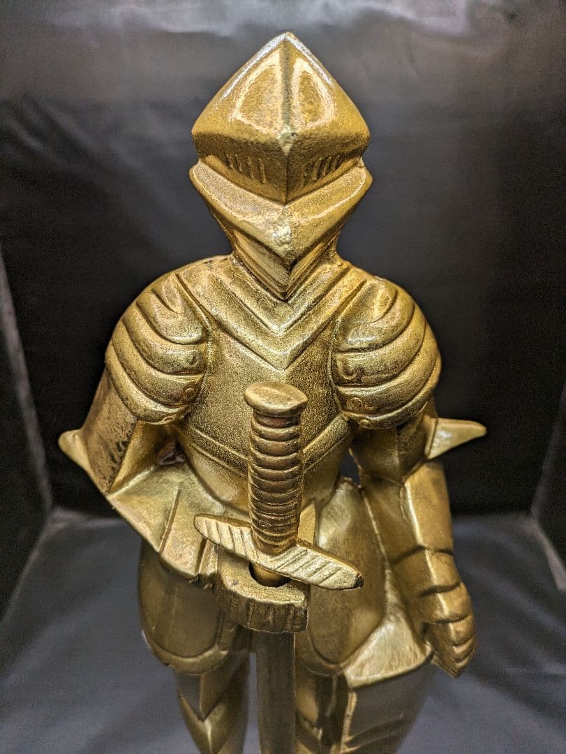 ☆b184、中世ヨーロッパ 西洋 騎士 ナイト 金属製 壁掛け オブジェ