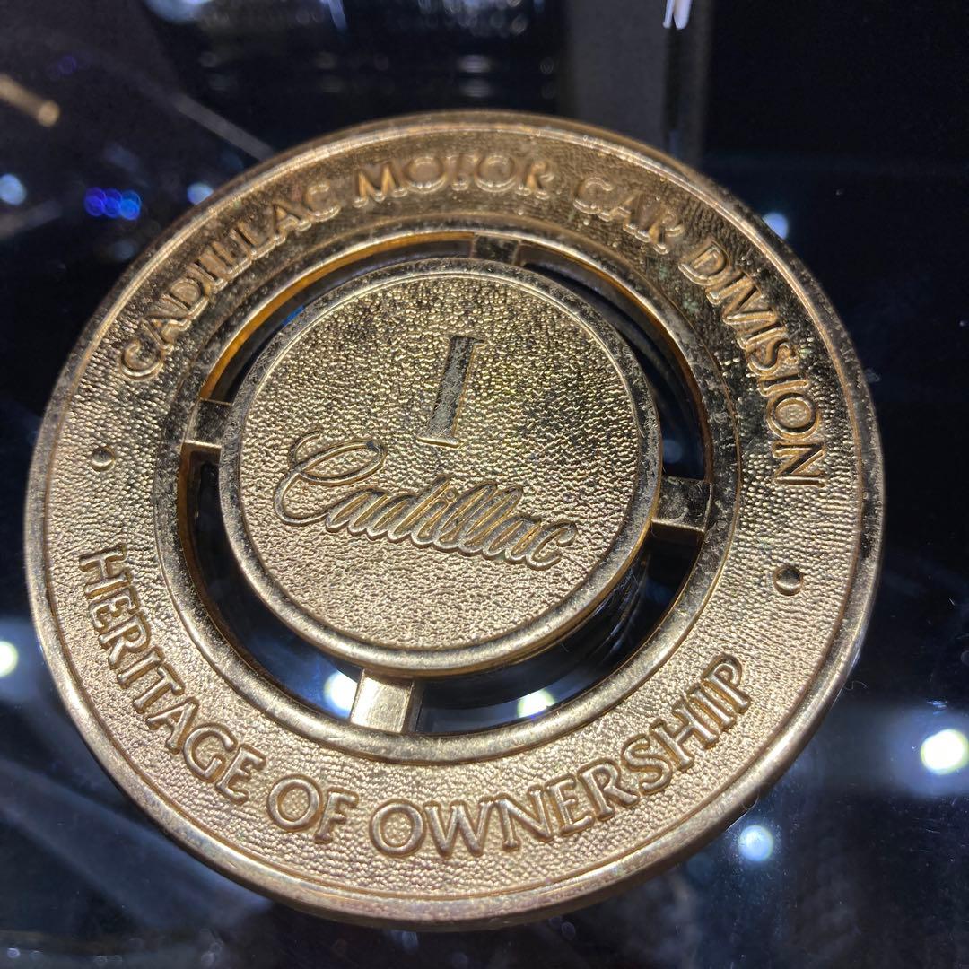 Cadillac Heritage of Ownership メダル│properties-gate.com