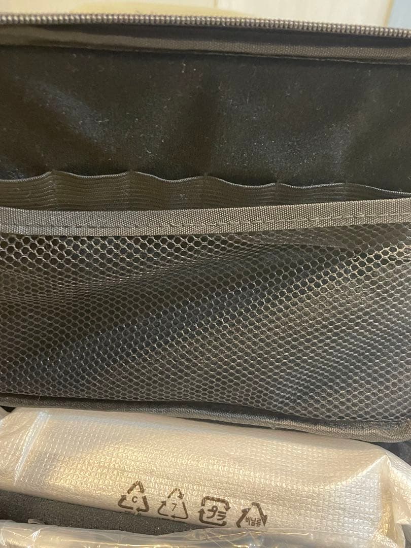 ニンテンドー　Switch本体　ジョイコン　ARMSセット　持ち運びバッグ付き