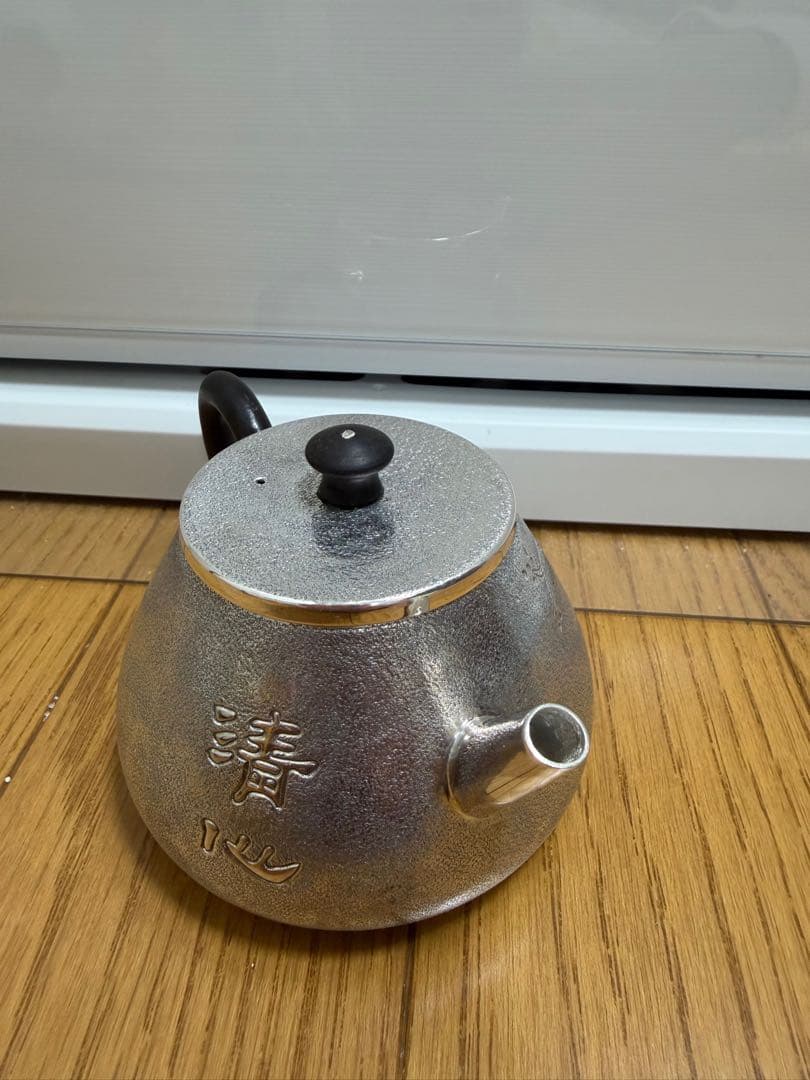 純銀製 鳥と枝図 片面意匠彫 銀製急須 小振り 煎茶道具