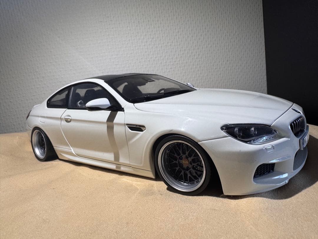 BMW M6 ホワイト ミニカー