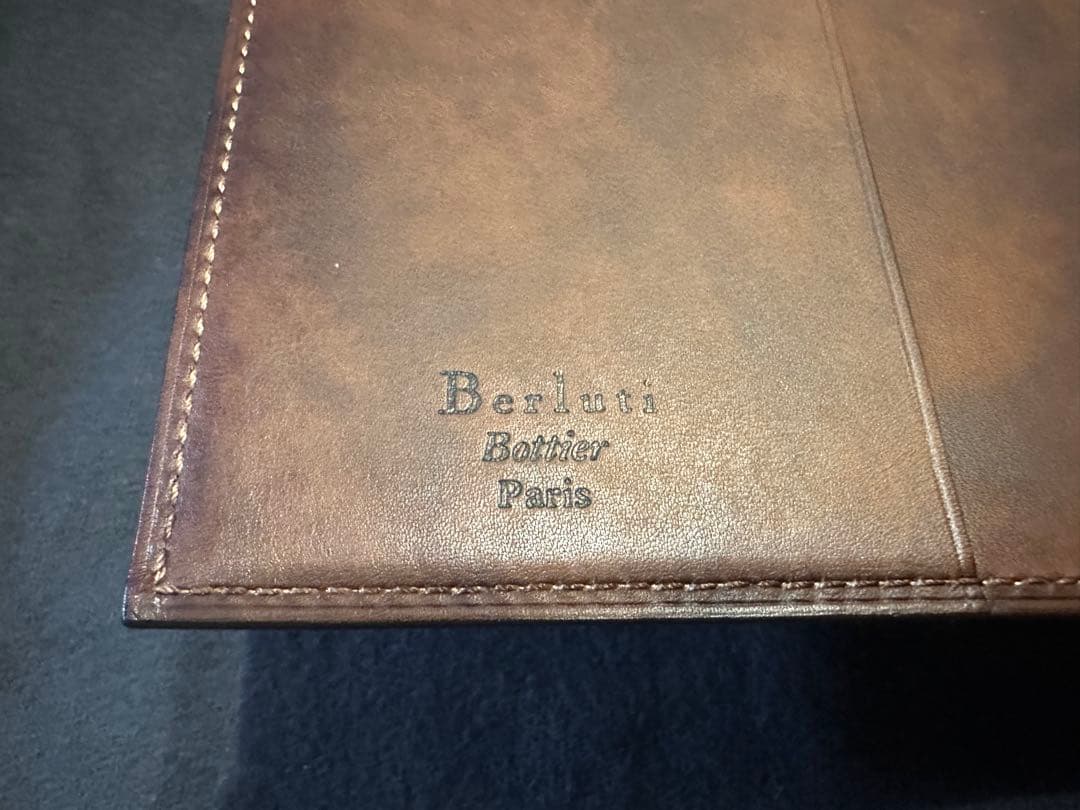 岸田一郎 持ってて良かったアイテム100選 ベルルッティ ノートカバー