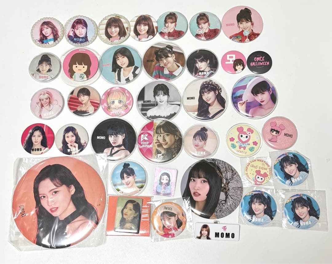 TWICE モモ モブリー 缶バッジ ネームバッジ 痛バ まとめ売り - メルカリ