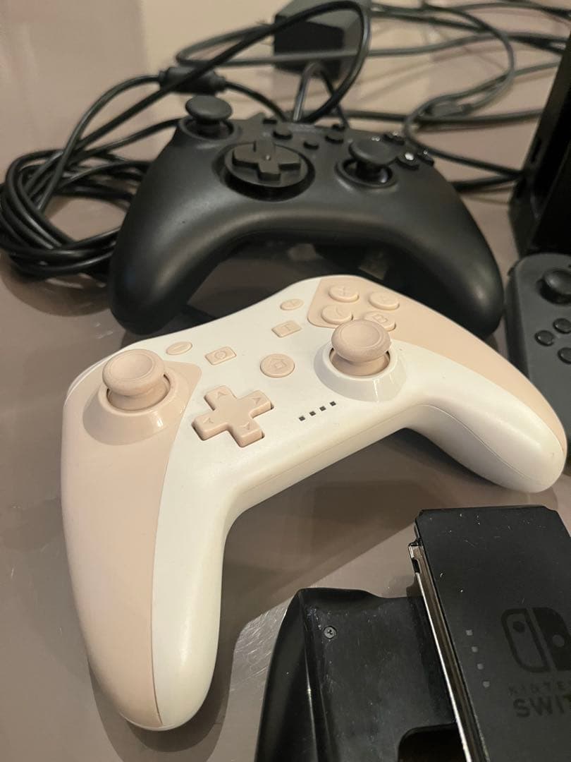 Nintendo Switch 本体とコントローラー等多数