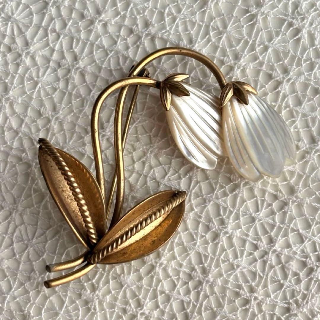 フランス】1900年代 アンティークブローチ すずらん マザーオブパール 金色