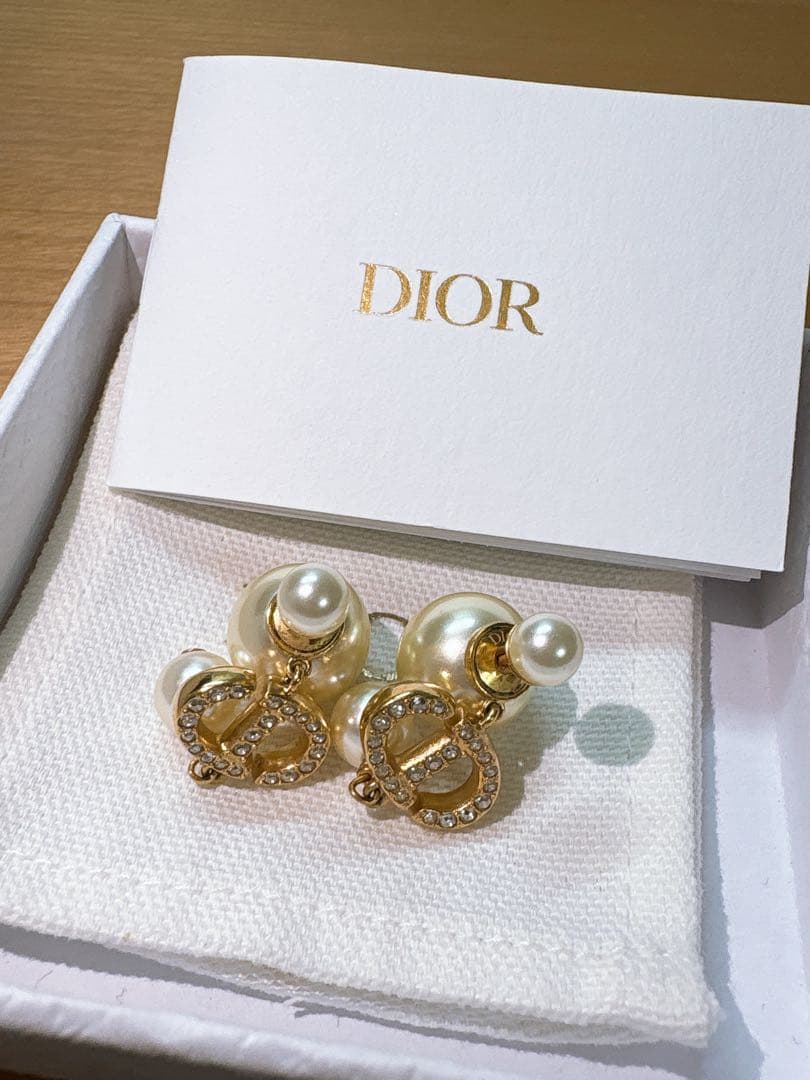 Dior Tribales ピアス Diorピアス ☆国内発送☆すぐ届く！【ディオール】Dior Tribales ピアス (Dior