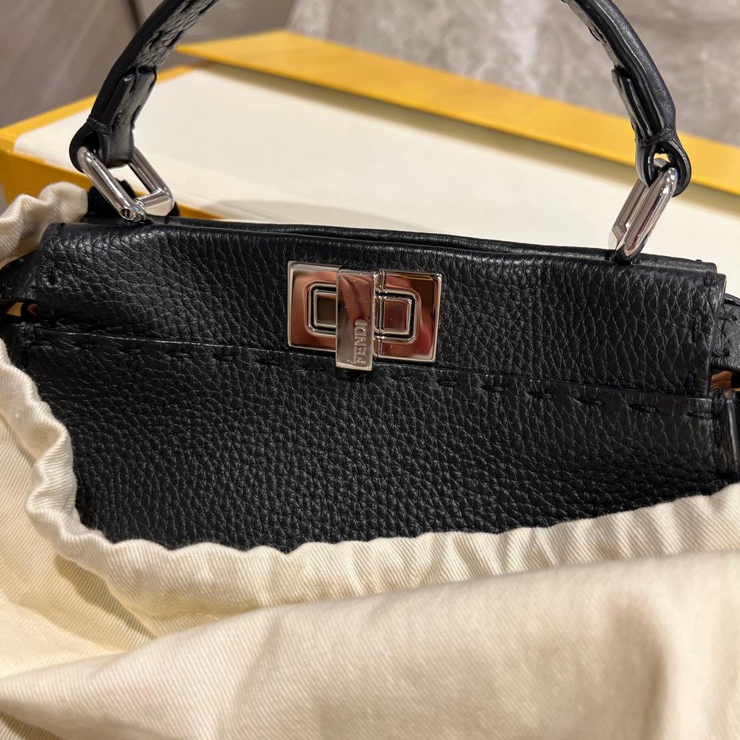 akiko【美品】FENDI ピーカブー　ミニ　ブラック　セレリア