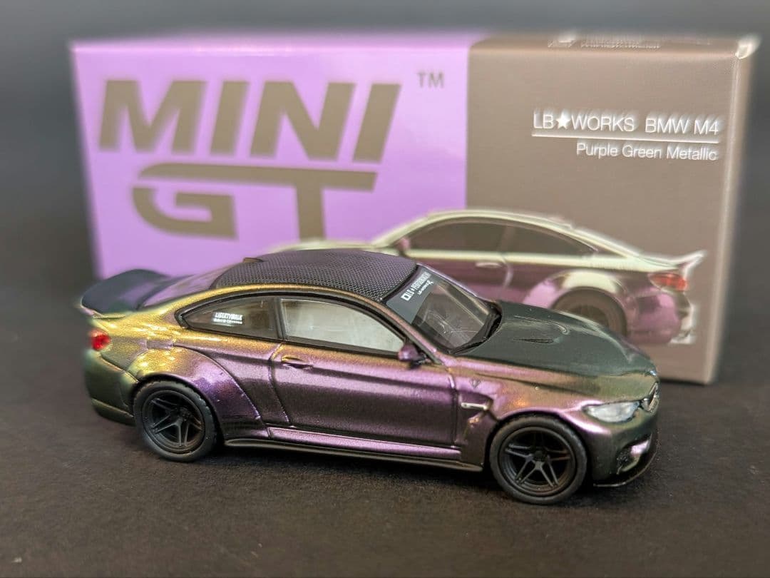 MINI GT 1/64 LBWK BMW M4 パープルグリーンメタリック