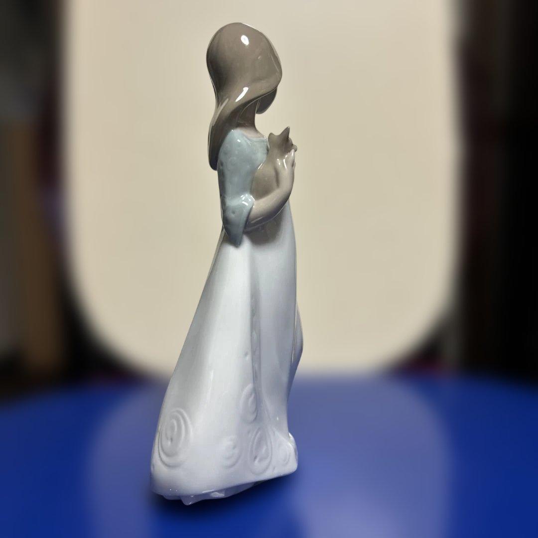 値下げしました　美品　NAO陶器製少女像 青いショール 2セット　高さ22cm