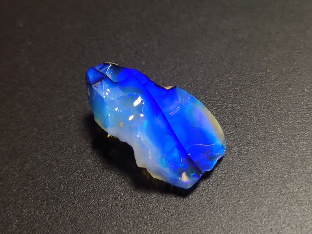 ウェロ産 チョーク エチオピアオパール 標本 鉱物 原石 プレシャス 青