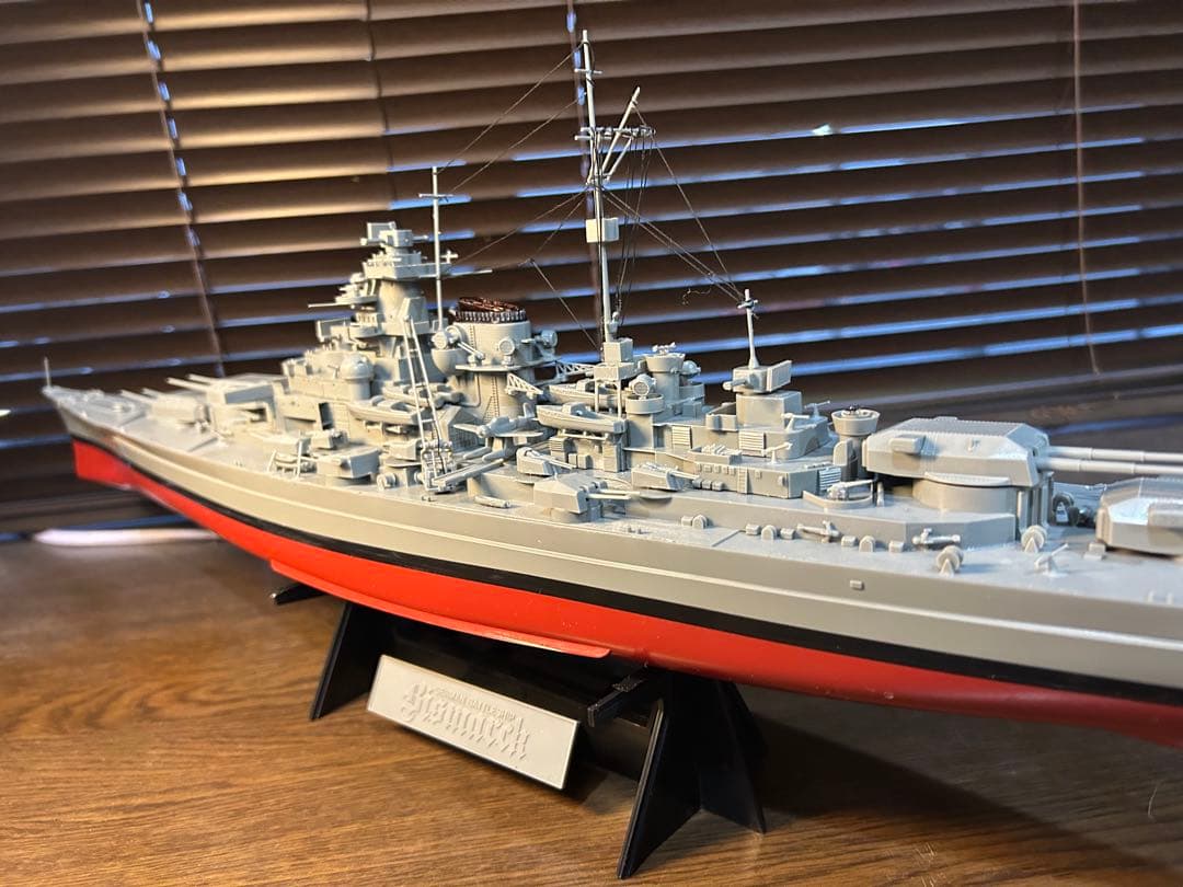 ビスマルク高速戦艦ドイツ1/350世界最強の戦艦一撃でフッド戦艦を撃沈(完成品)