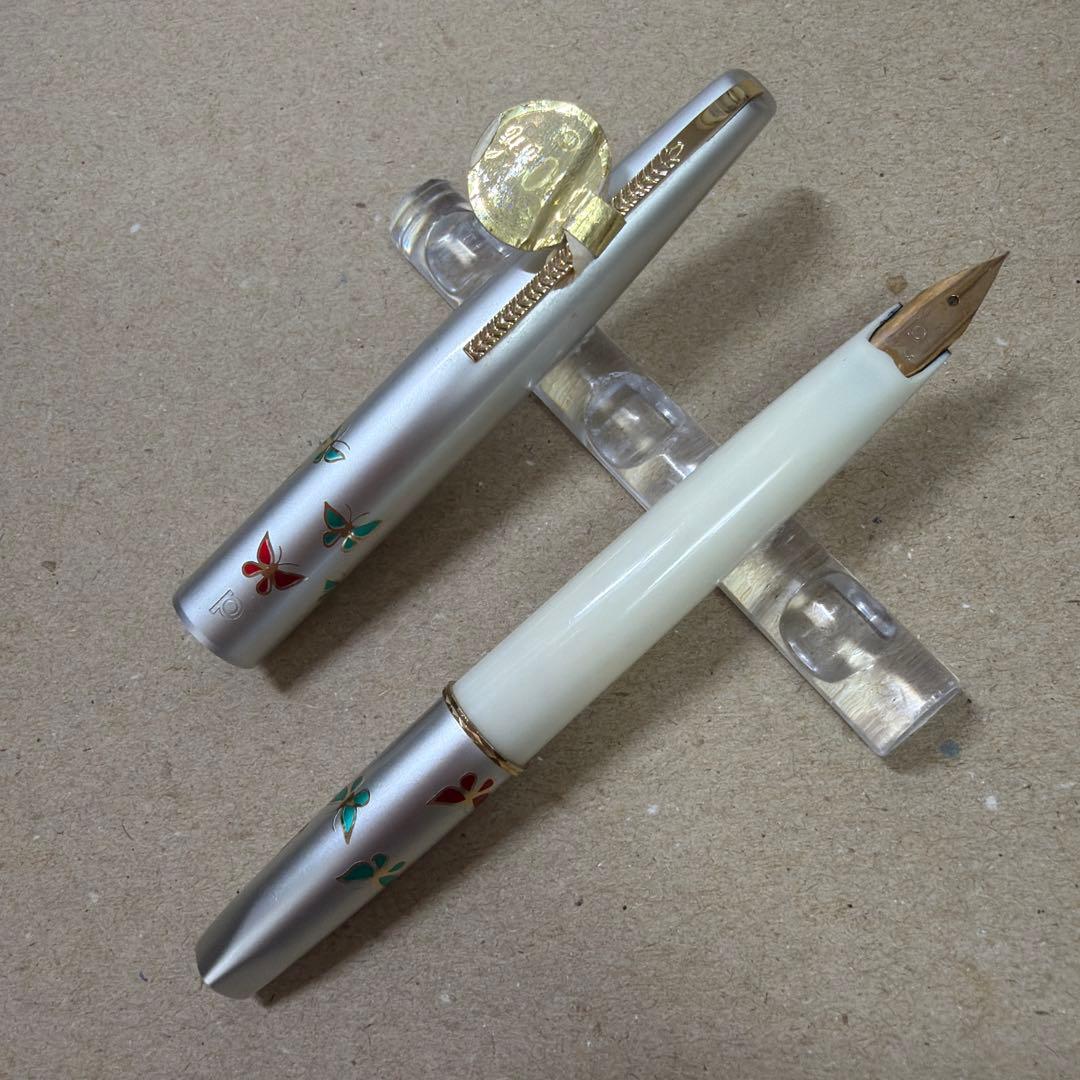 新品 廃盤 PLATINUM プラチナ 万年筆 ショート 14k 細字 蝶々 - メルカリ