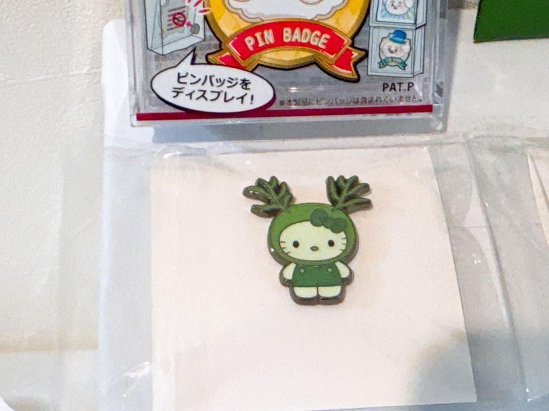 日本館限定　ピンバッジ　万博　ヒジキ　ウチワヒゲムシ　ケース付き　藻キティ　藻類