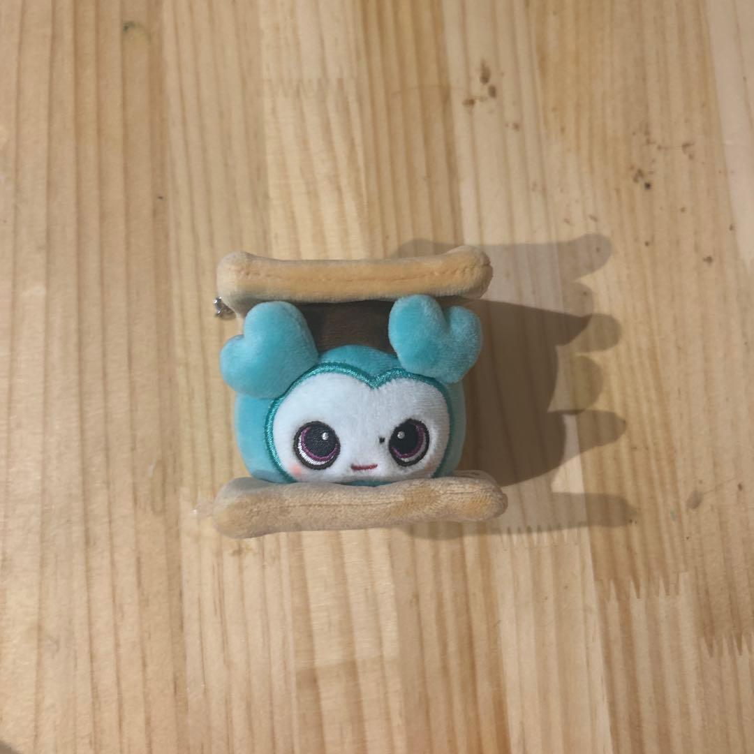 TWICE スモア風バッグチャーム ミブリー - メルカリ