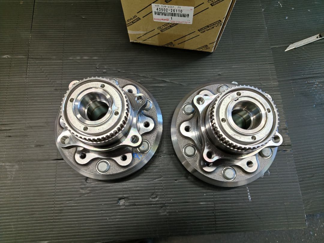 200系ハイエース2WD用ハブ&ベアリング2個