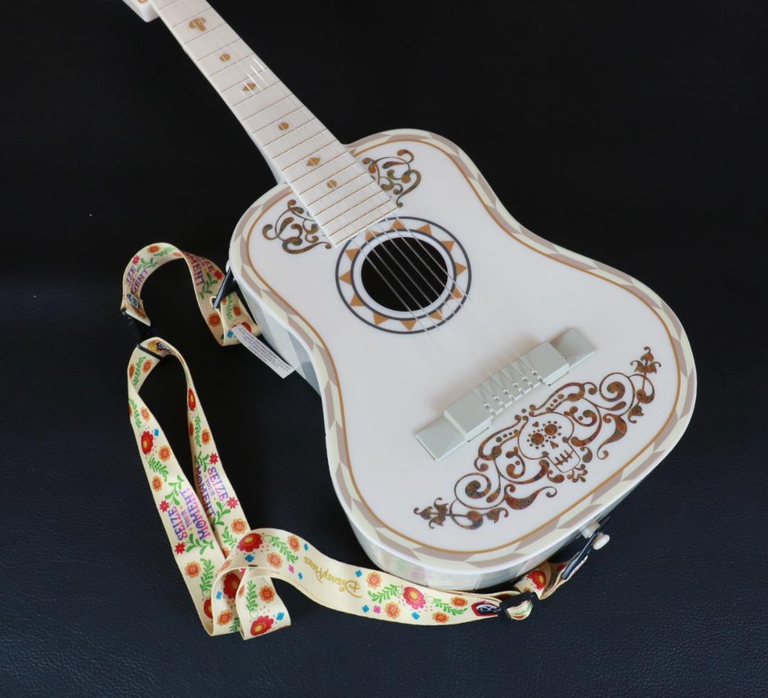 ディズニー　ピクサー　リメンバーミーCOCOギター　ポップコーンバケツ