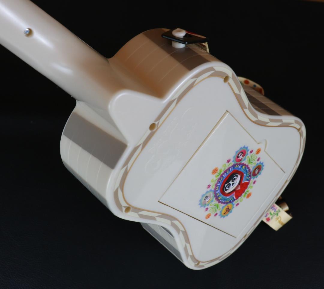 ディズニー　ピクサー　リメンバーミーCOCOギター　ポップコーンバケツ