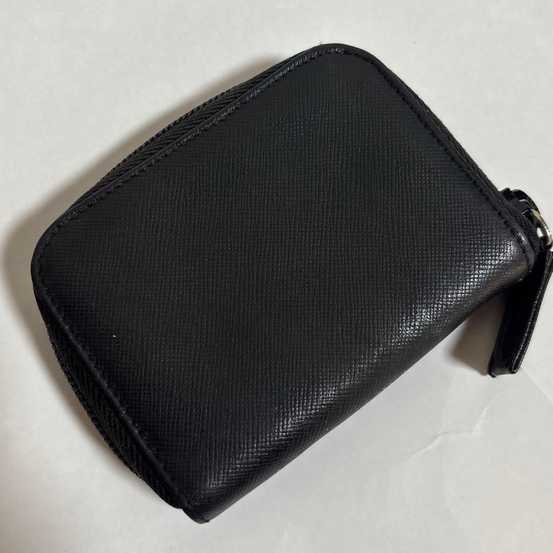 美品✨PRADA ケース ラウンドジップ サフィアーノ 三角ロゴ ブラック