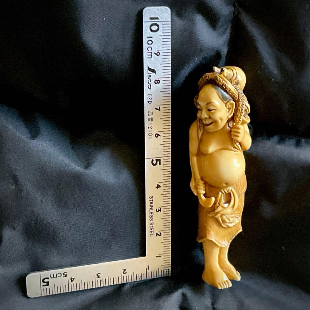 蛸に海女牙彫根付 箱付