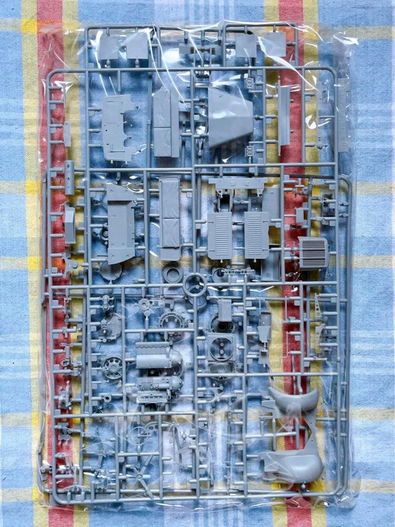 サイバーホビー 1/35 8トンハーフトラック w/3.7cm FLAK43